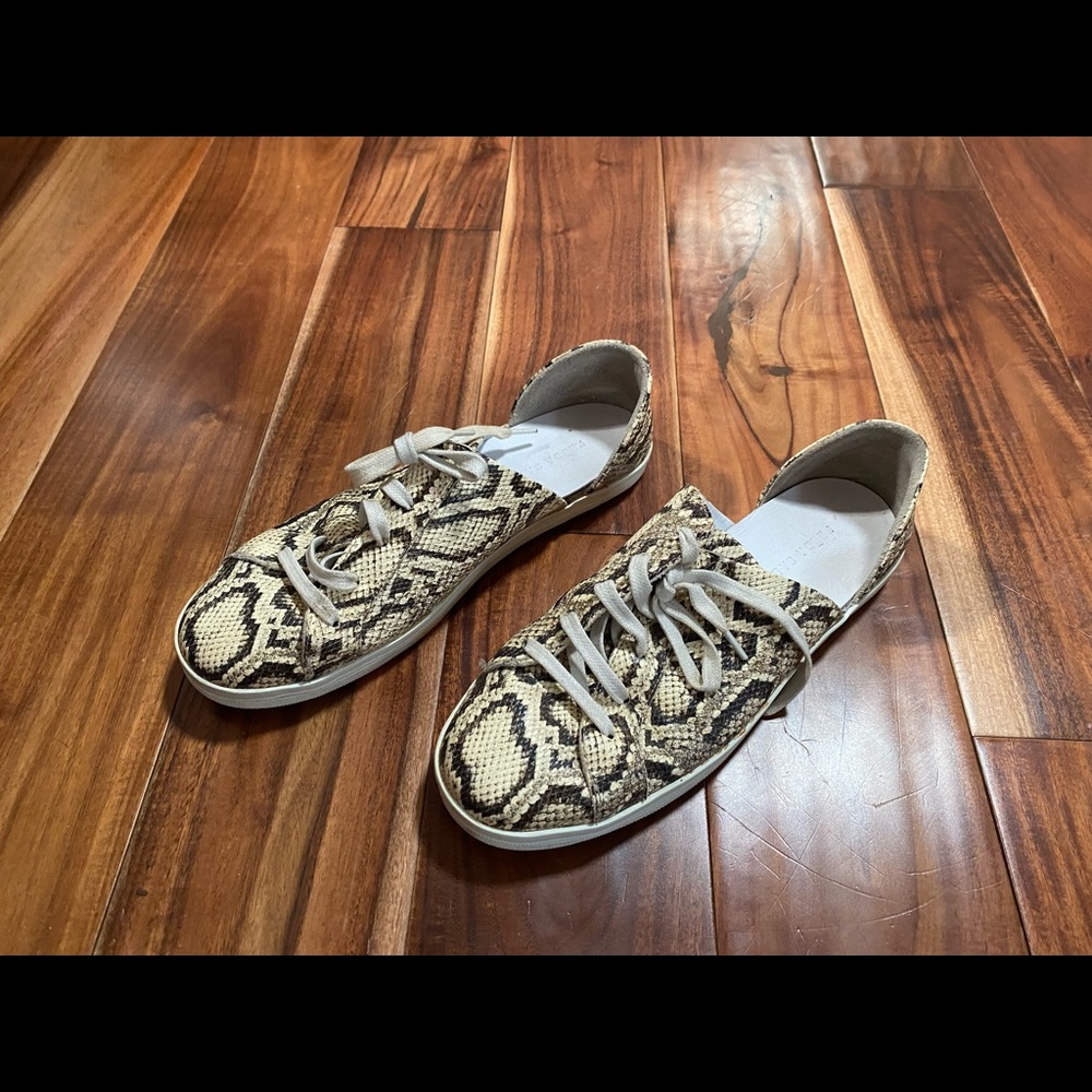 Frēda Salvador sneakers.